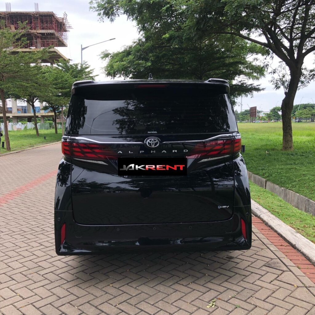 Alphard Bagian belakang