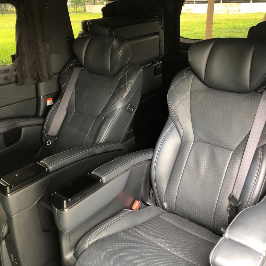 Alphard Captain Seat