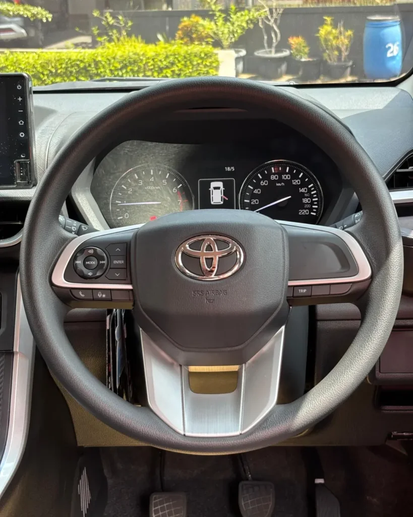 Avanza Hitam G 2022 stir fokus