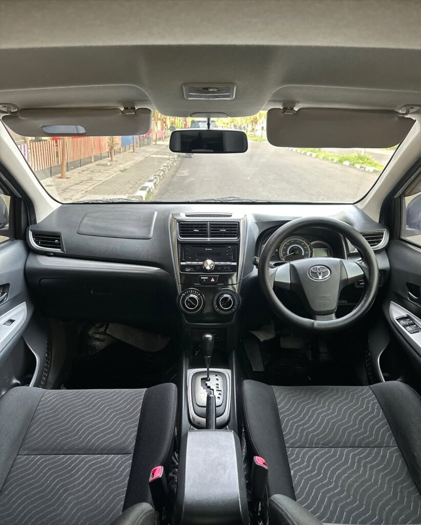 Avanza Veloz INTERIOR 1