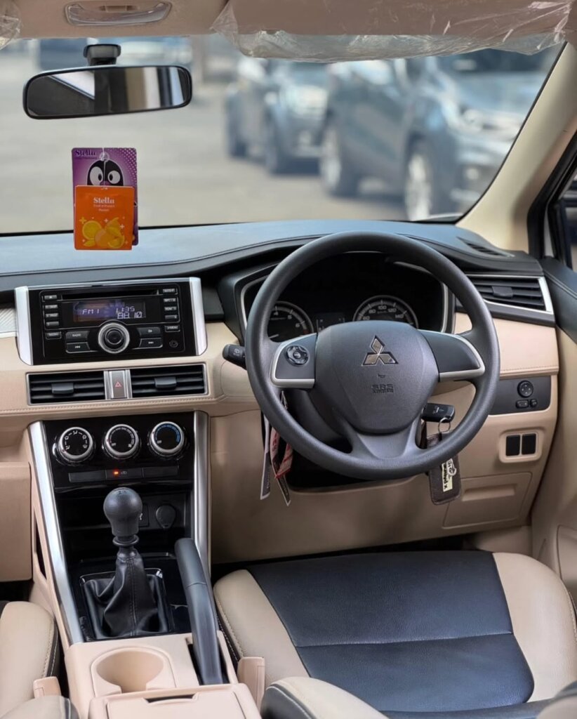MOBIL XPANDER HITAM Exceed INTERIOR 1
