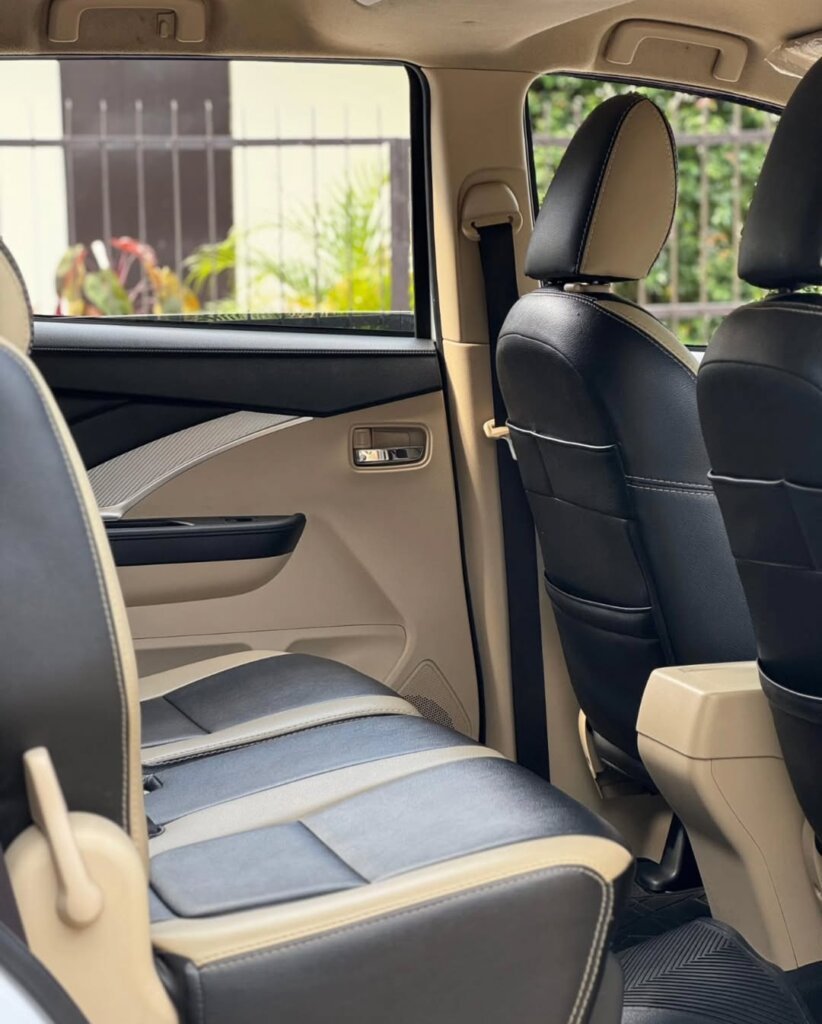 MOBIL XPANDER HITAM Exceed INTERIOR 2