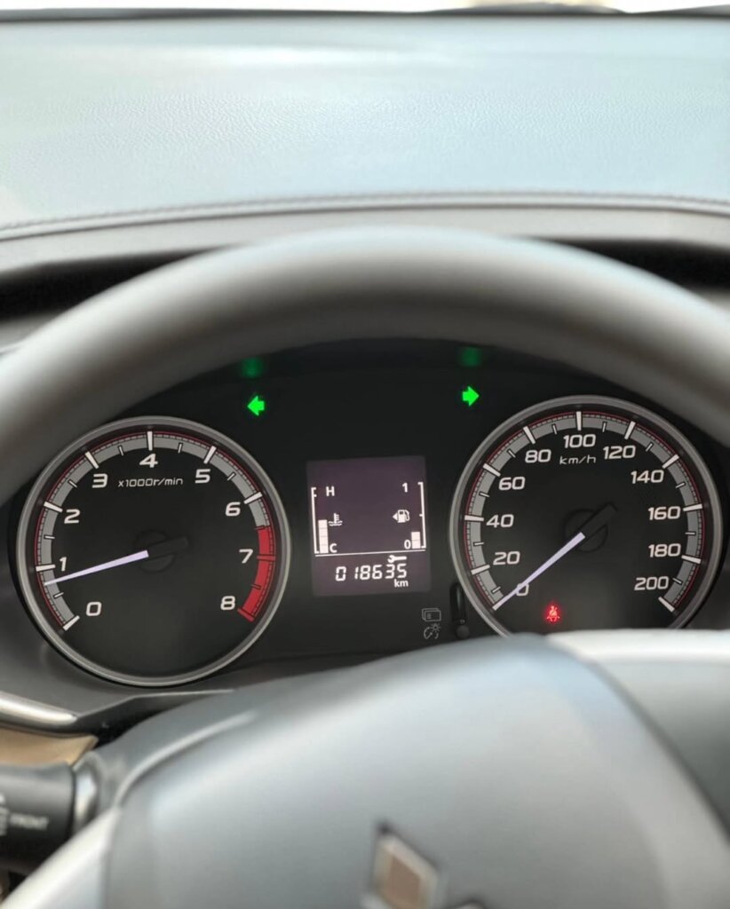 MOBIL XPANDER HITAM Exceed INTERIOR 3