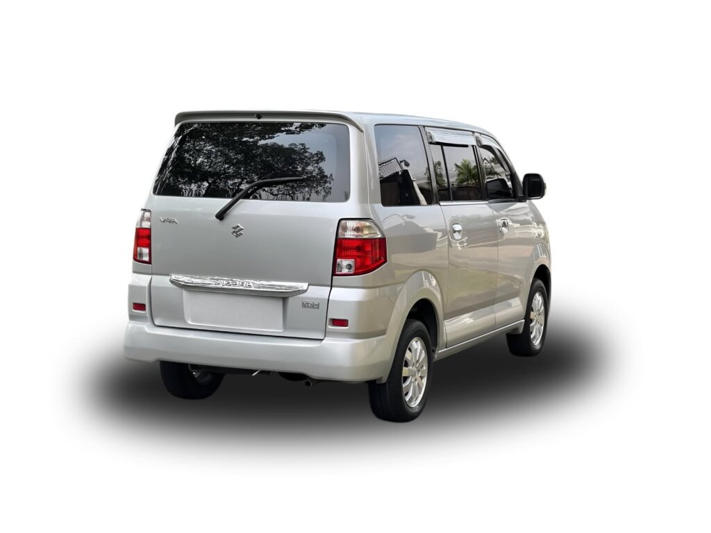 MOBIL APV SILVER (Belakang)