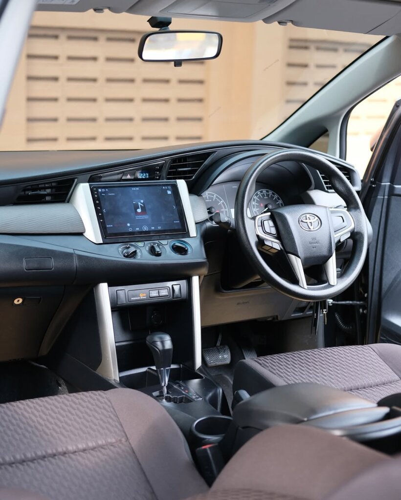 MOBIL INNOVA HITAM G AT HU