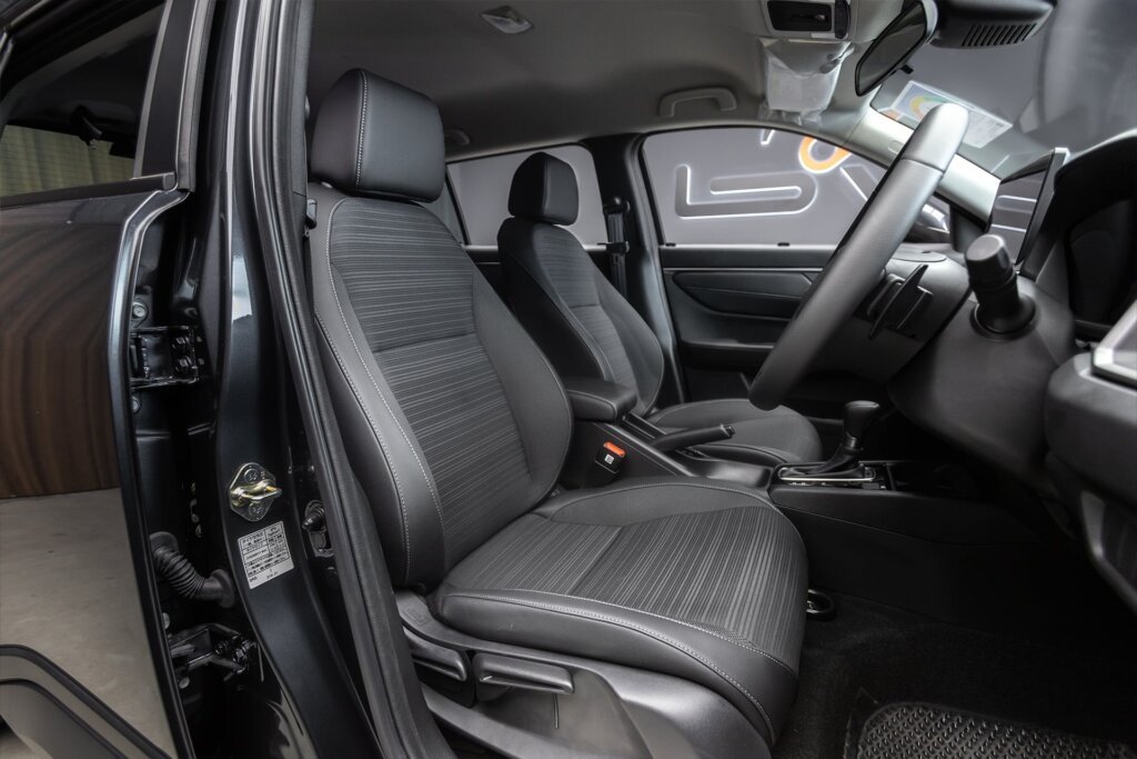 MOBIL WRV E AT Seat Depan