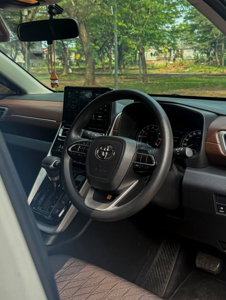 MOBIL ZENIX PUTIH G AT stir