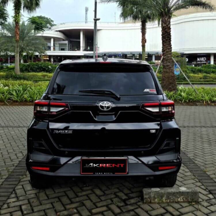 Toyota Raize 2022 Hitam Belakang