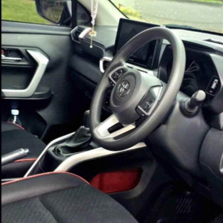 Toyota Raize 2022 Hitam Dashboard