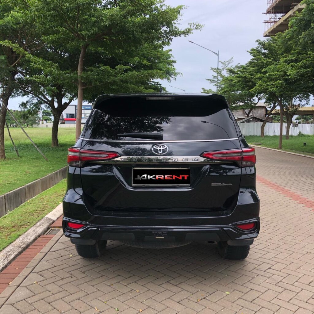 fortuner belakang