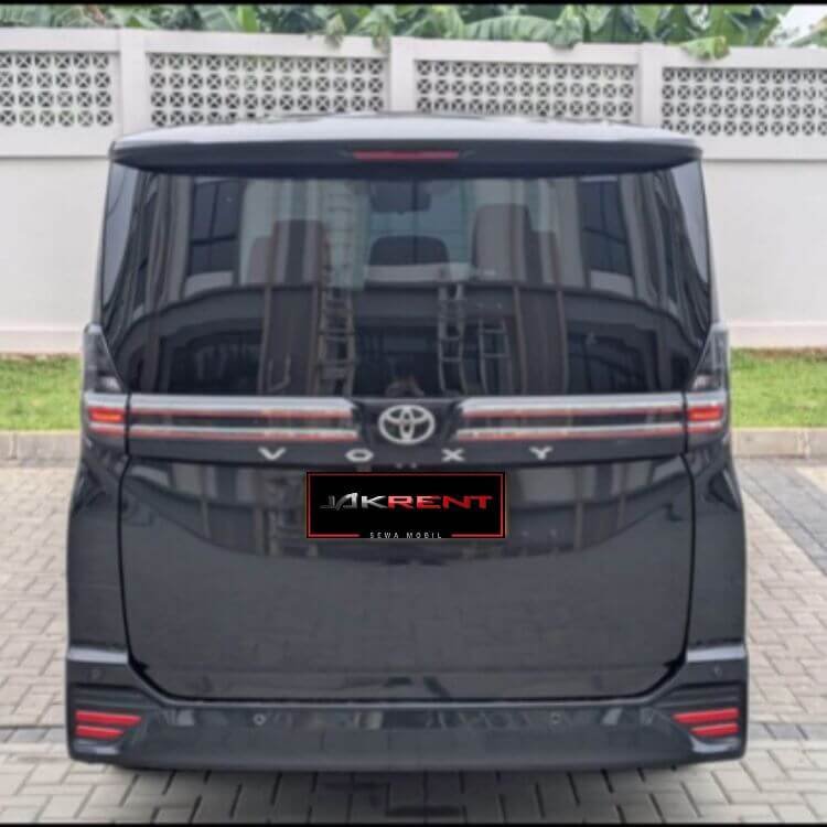 Voxy belakang