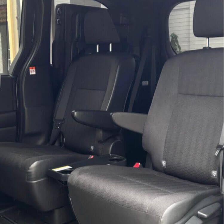 voxy seat tengah
